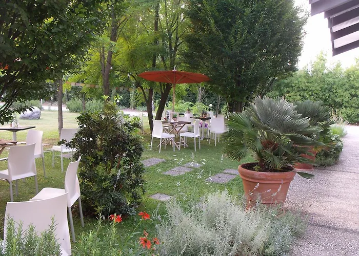 Bio Agriturismo Tirtha Villa Pescantina